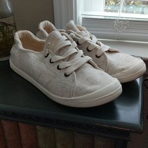 Roxy Bayshore size 9.5